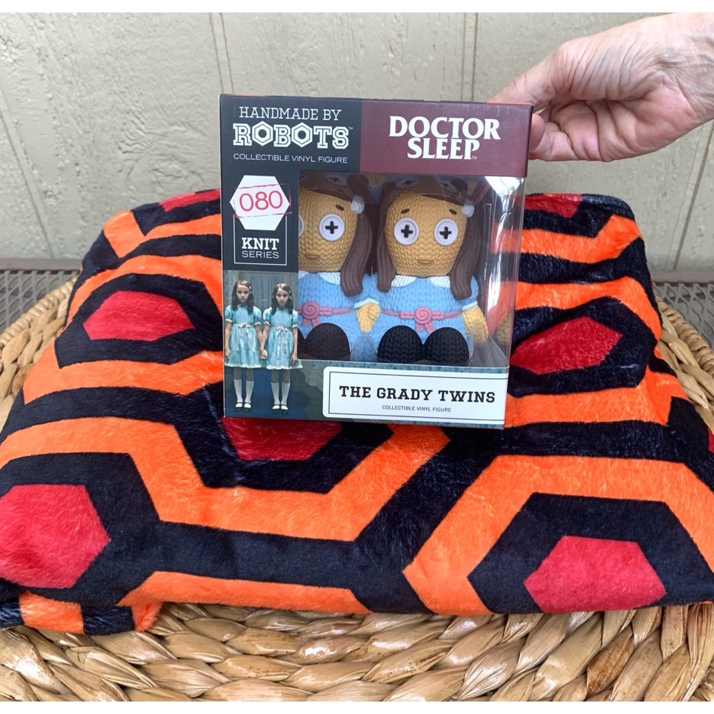 The Shining Plush Blanket & The Grady Twins “Handmade by Robots” Vinyl Figure